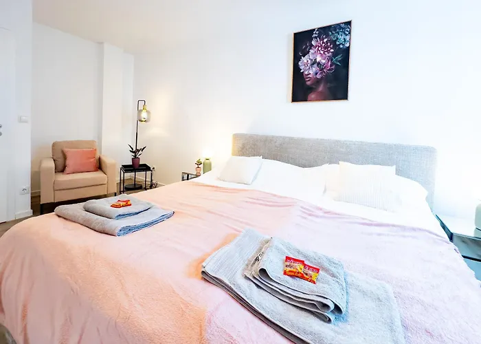Ferienwohnung Fuer 6: Zentrum, Wifi, Tv, Kueche, Neu