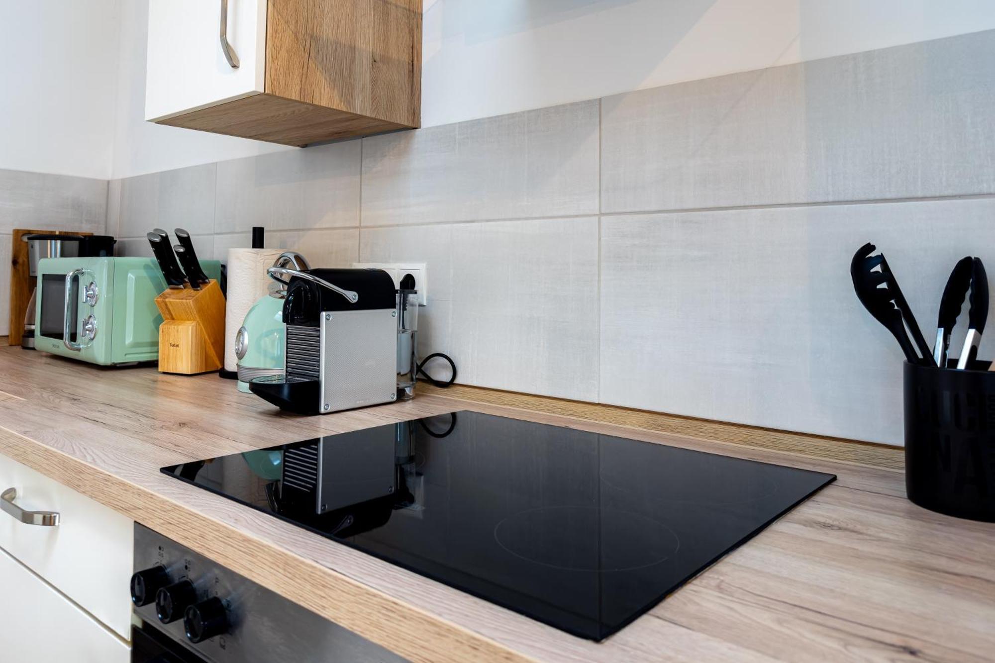 Appartement Fuer 6: Zentrum, Wifi, Tv, Kueche, Neu